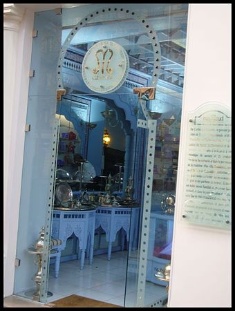 P1930834