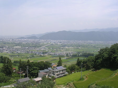 車窓から善光寺平と棚田