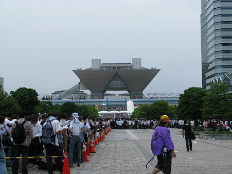 2009.08.14 コミックマーケットの列