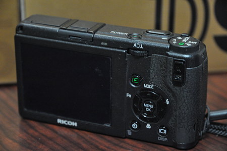 AF-S DX NIKKOR 16-85mm F3.5-5.6G ED VRで撮影した「GR DIGITAL 2」
