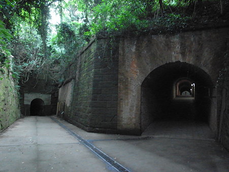 猿島のフランス煉瓦造りのトンネル