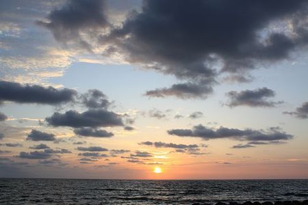 雲と朝日と海@能登