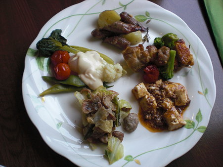 温かい料理の皿