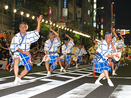 うずき連男踊り