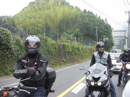 そのバイク顔こわい