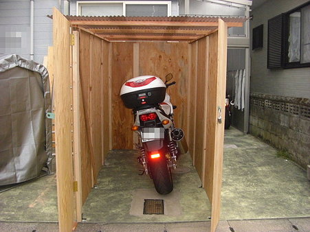 小屋建てたぞ!