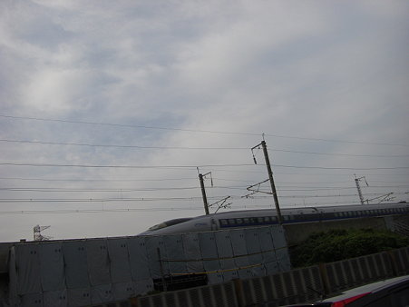 新幹線・・・相対速度400k?