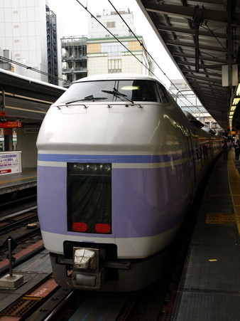E351系(新宿駅)1