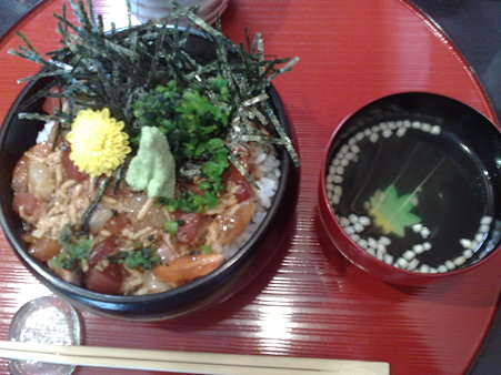 創作海鮮丼・大盛り！