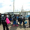 Photos: 小学生中学生といっしょに島から本土へ