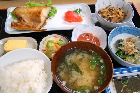 朝食