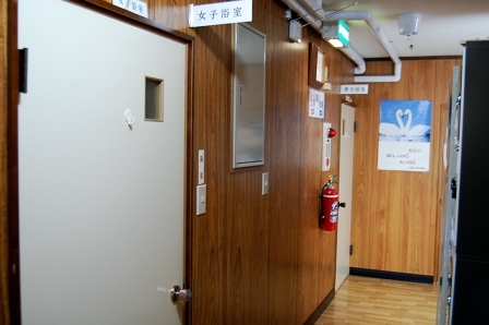 1階男女浴室前