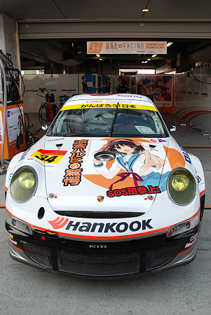 ハルヒレーシングHANKOOKポルシェ