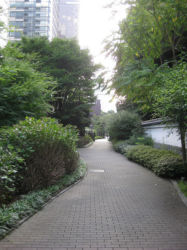 Path running beside Koishikawa Korakuen Garden